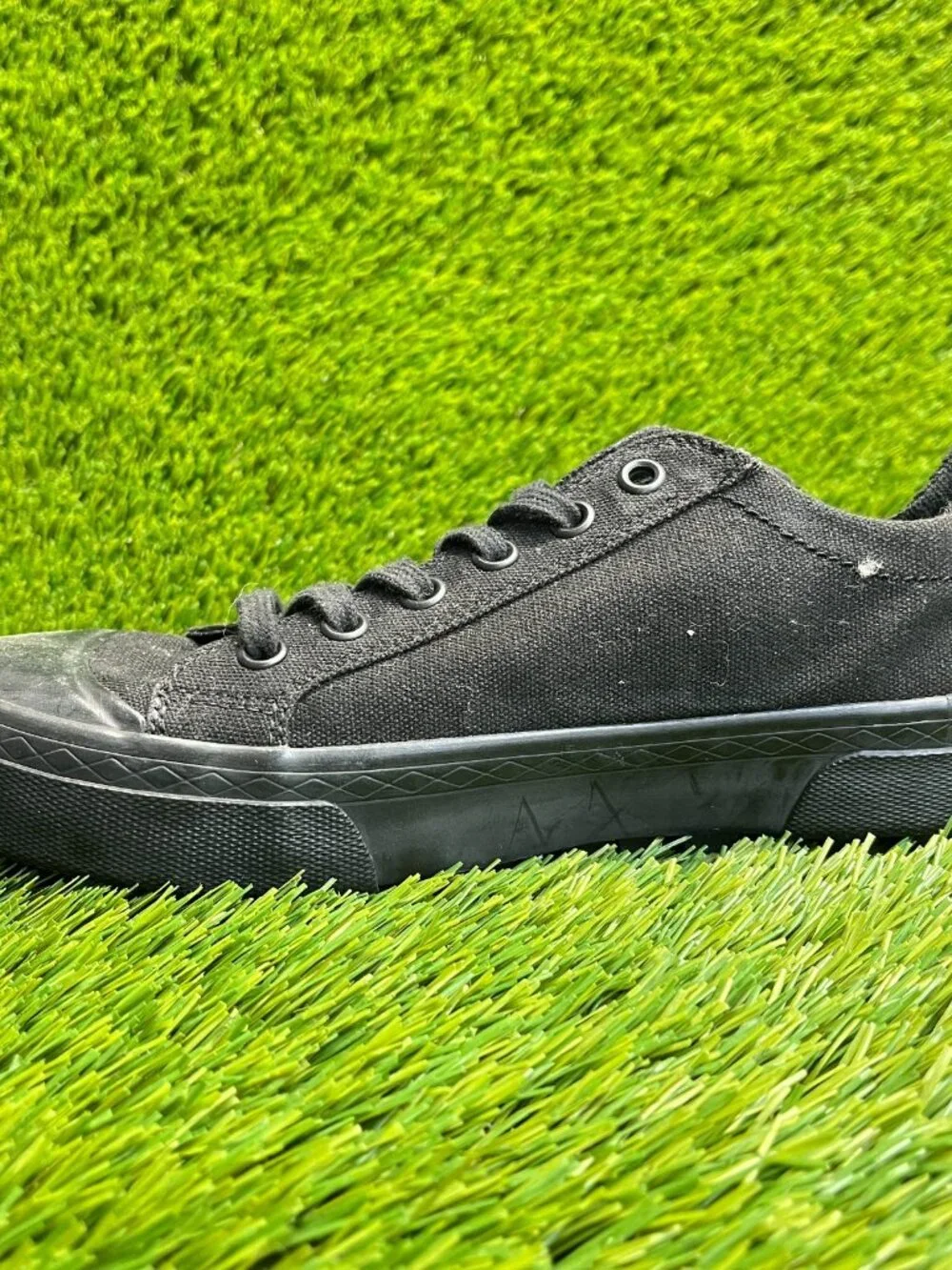 UGG‎ Aries Womens Size 7 Black Athletic Walking Canvas Lace Up Shoes Sneakers